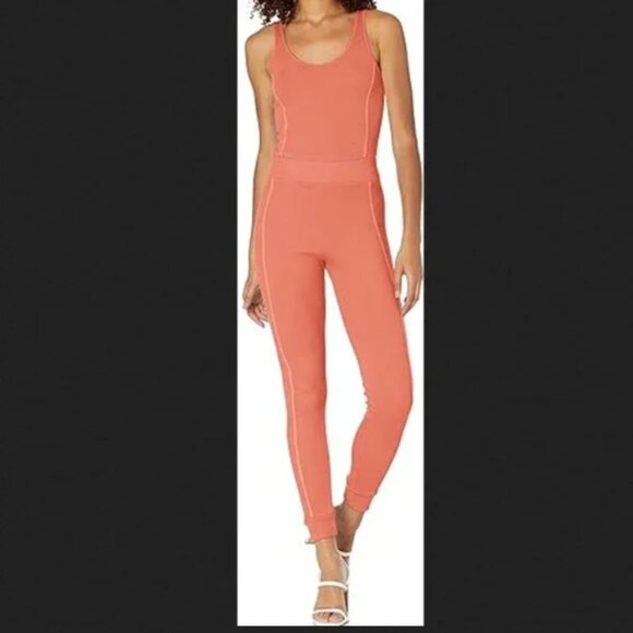 🍑 NEW size Large 8-10 Monrow Sporty Tank Jumpsuit SALMON color - Picture 1 of 9